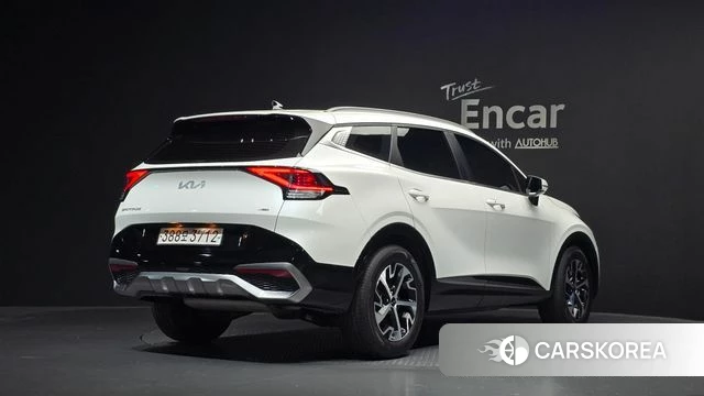 Kia Sportage 5th Generation Hybrid 2023 Белый из Кореи