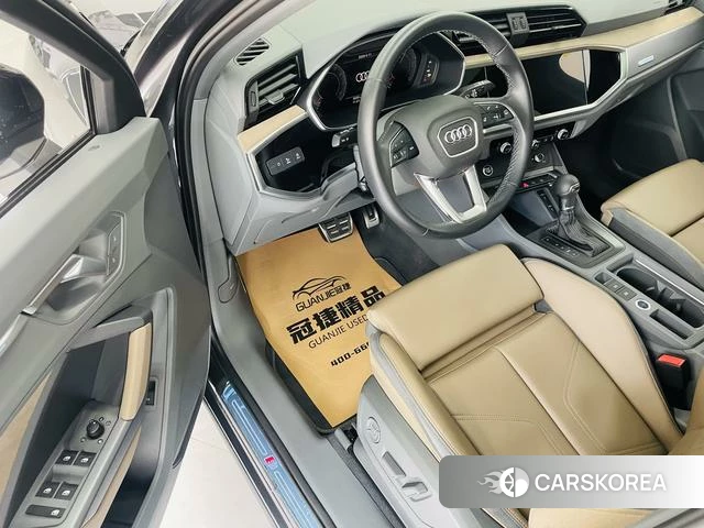 Audi Q3 2023 Темно-серый из Китая