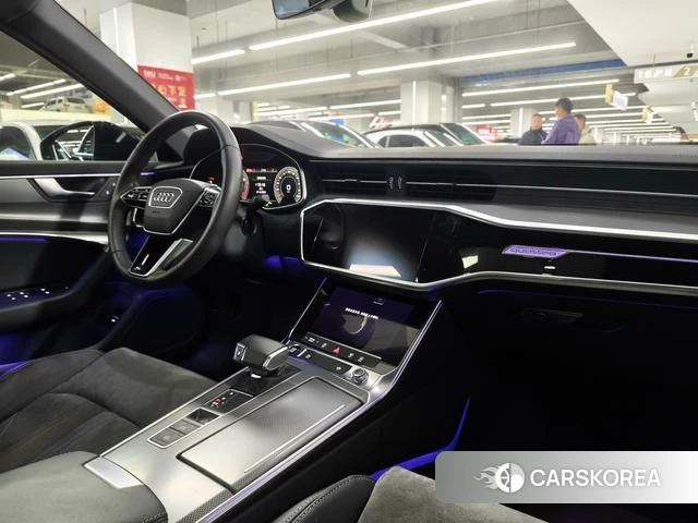 Audi A6L 2021 Черный из Китая