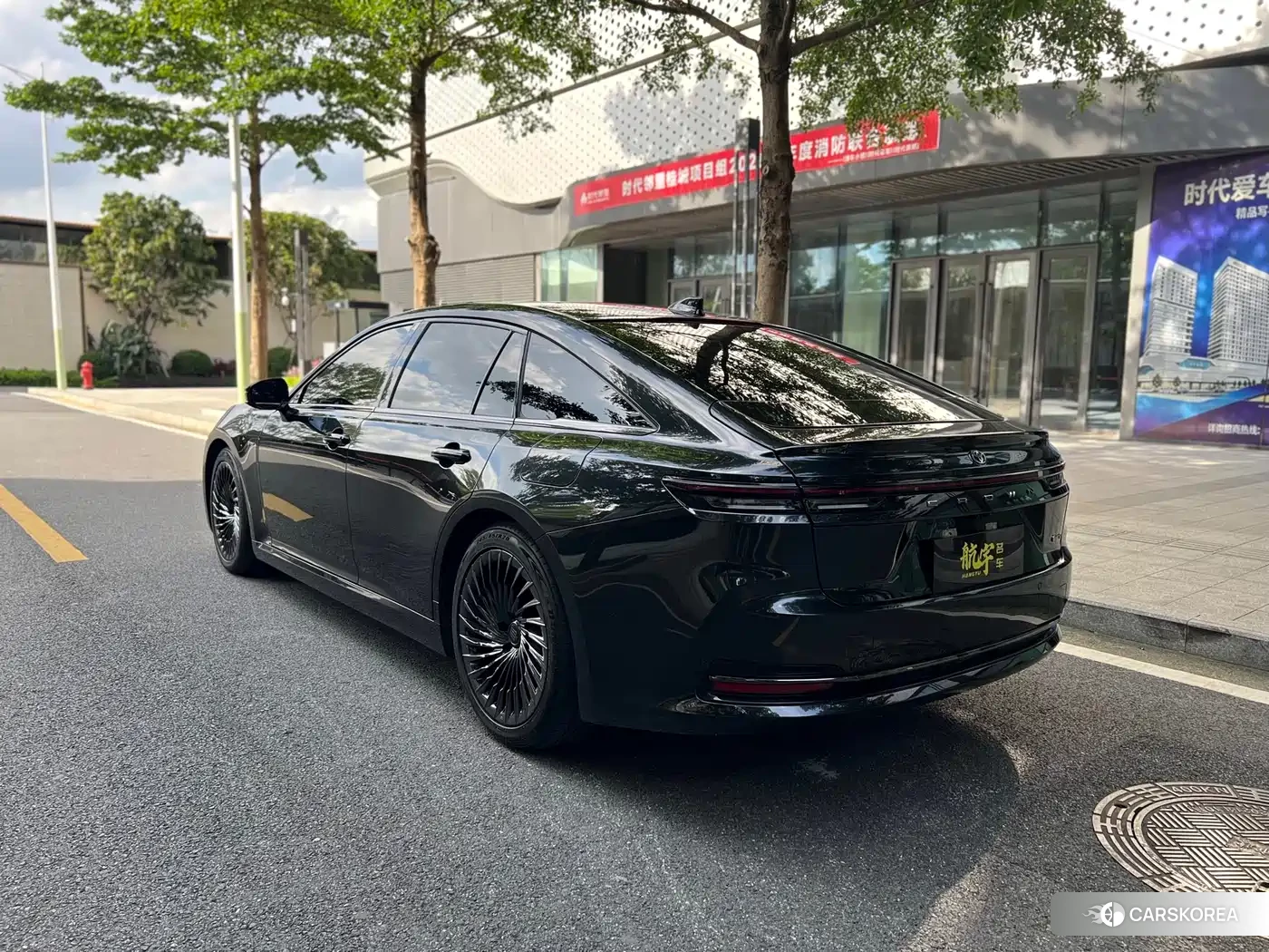 Toyota Crown (imported) 2025 Черный из Китая