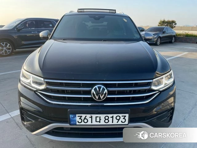 Volkswagen Tiguan Allspace 2023 Черный из Кореи
