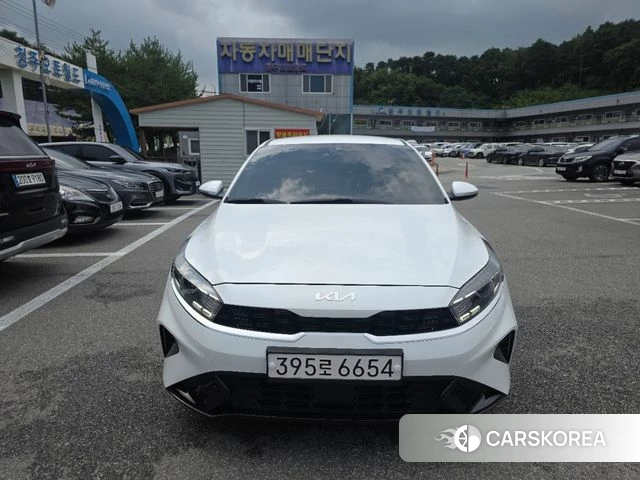 Kia The New K3 2nd generation 2023 Белый из Кореи
