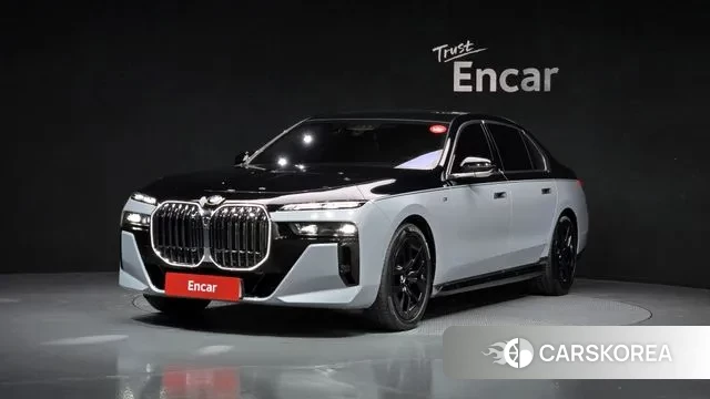 BMW 7 Series (G70) 2025 Серебристо-серый из Кореи