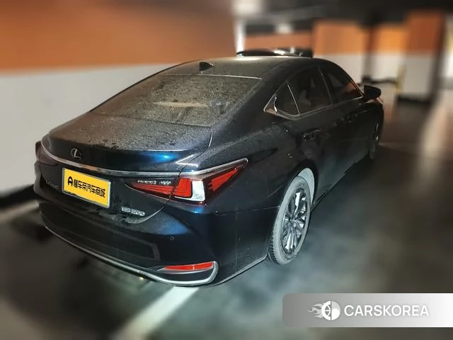 Lexus ES 2022 Синий из Китая
