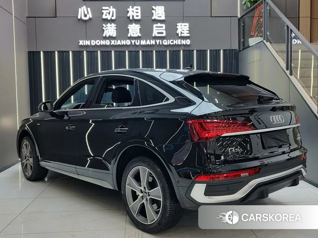 Audi Q5L 2022 Черный из Китая