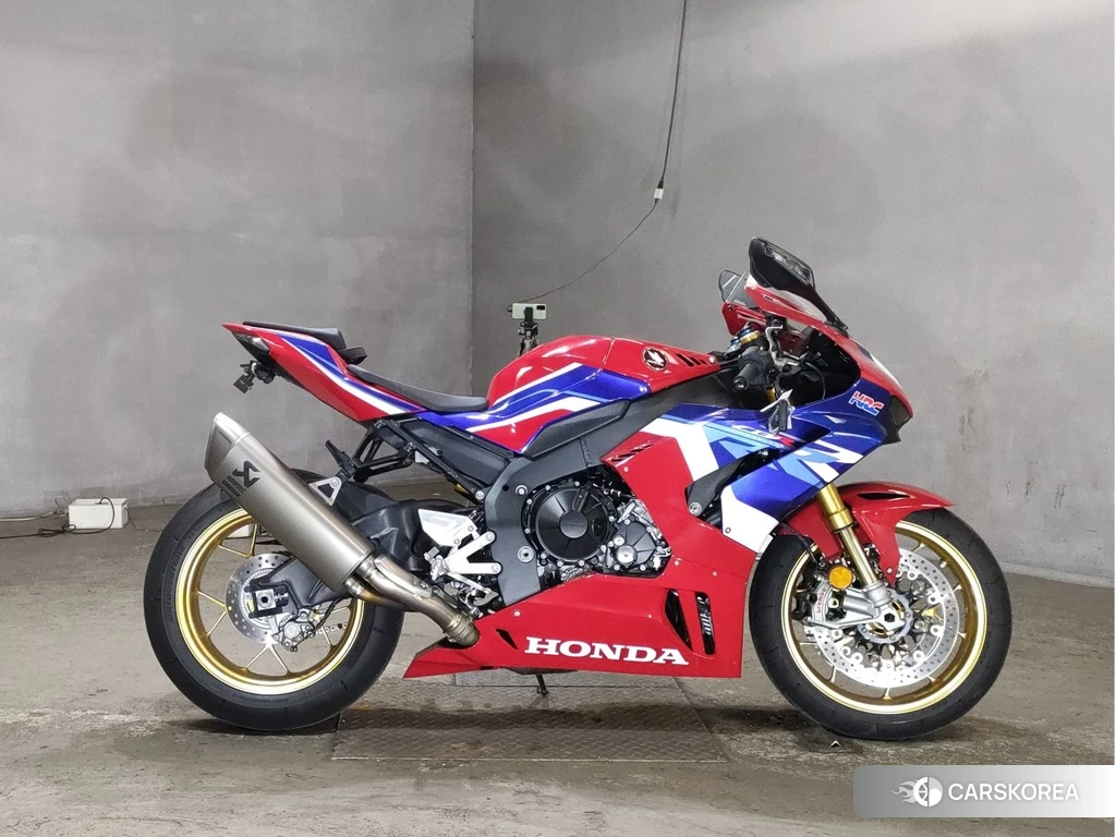 Проданный Honda CBR1000RR-R FIREBLADE SP id 4083989 из Японии