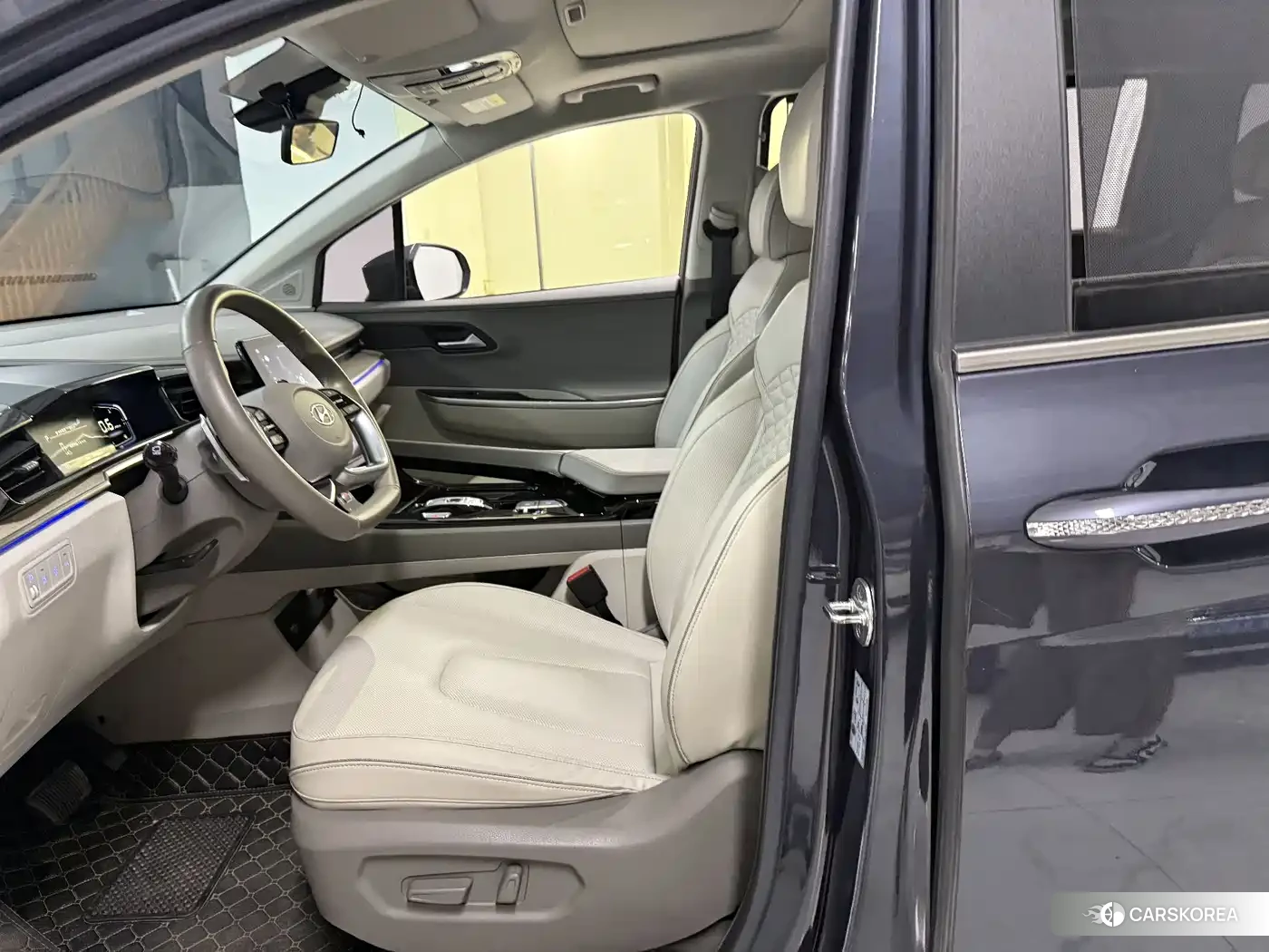 Hyundai Custo 2022 Silver/gray из Китая