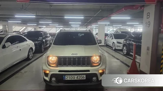 Jeep Renegade 2022 Белый из Кореи