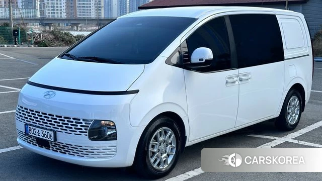 Hyundai Staria 2022 Белый из Кореи