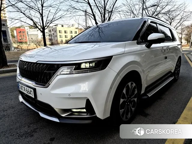 Kia Carnival 4th generation 2023 Белый из Кореи