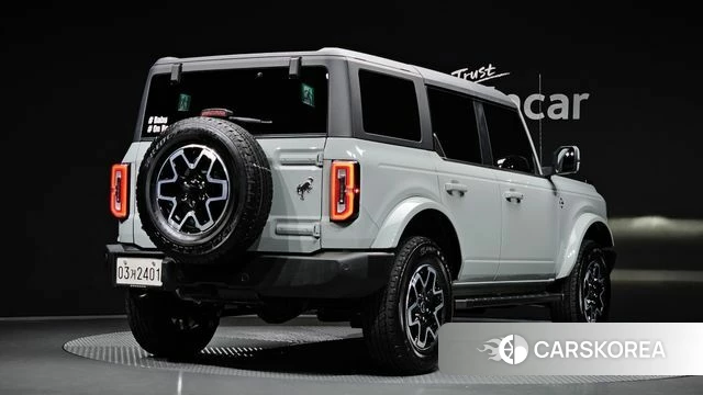 Ford Bronco 6th Generation 2024 Серебристо-серый из Кореи