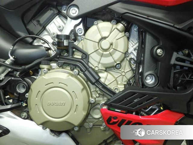Engine photo