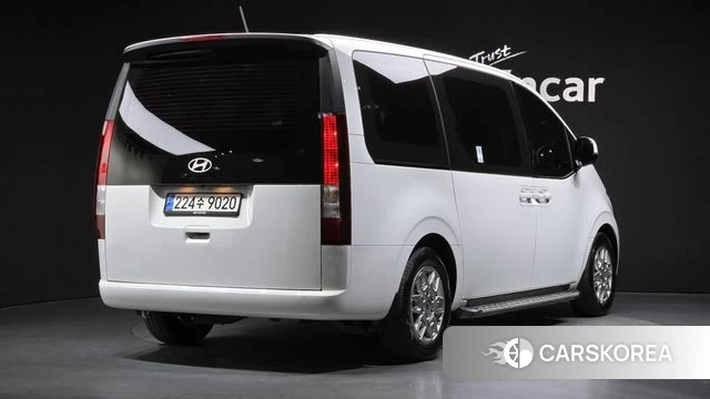 Hyundai Staria 2024 Белый из Кореи