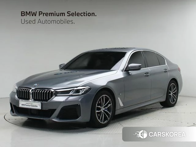 BMW 5 Series (G30) 2023 Серебристо-серый из Кореи