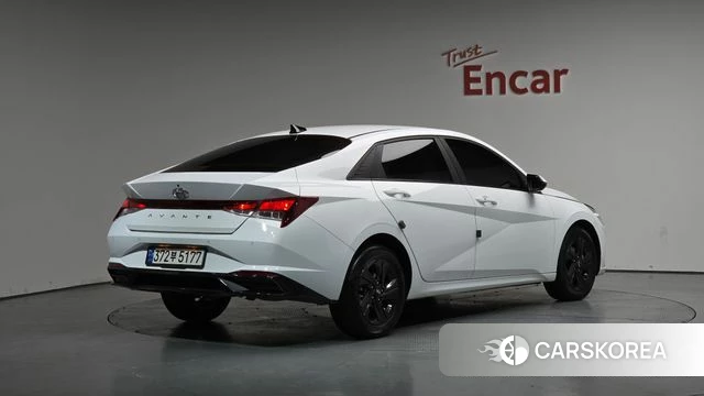Hyundai Avante (CN7) 2022 Белый из Кореи