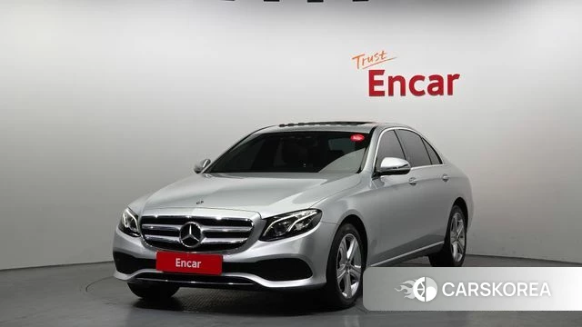 Mercedes-Benz E-Class W213 2018 Серебряный из Кореи