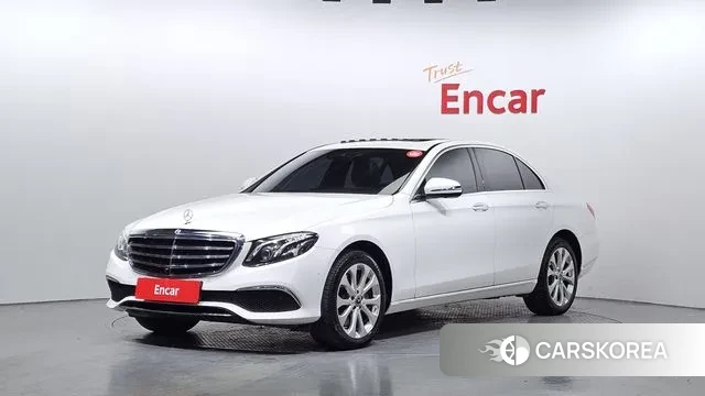 Mercedes-Benz E-Class W213 2018 Белый из Кореи