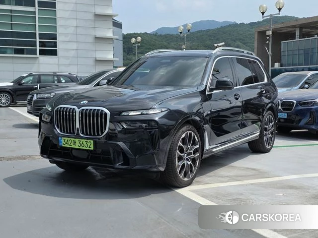 BMW X7 (G07) 2026 Черный из Кореи