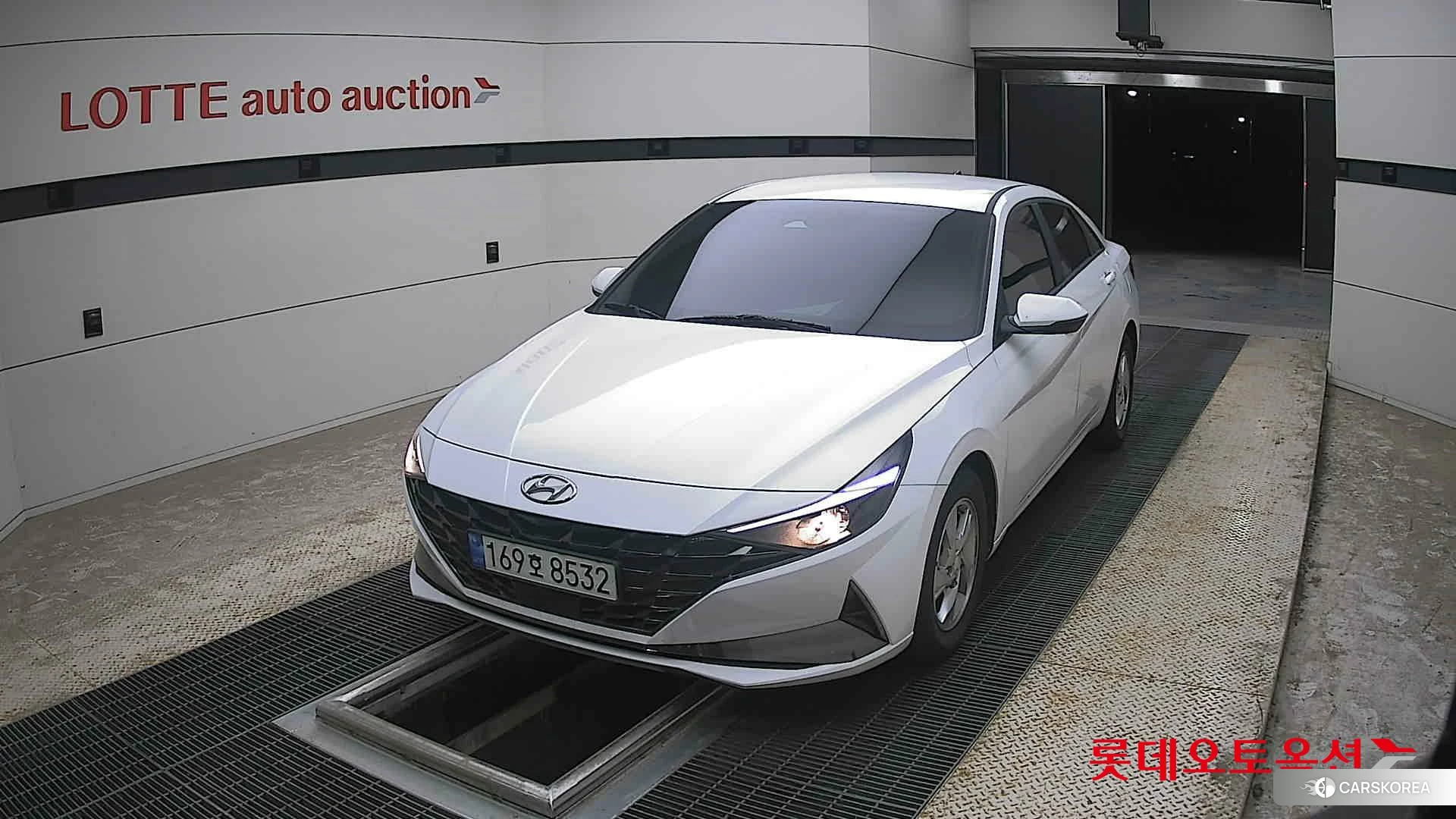 Hyundai Avante 2023 Polar White из Кореи