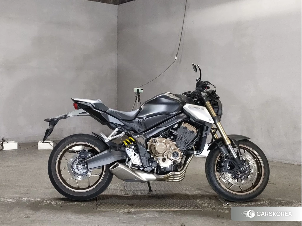 Проданный Honda CB650R 2022 из Японии