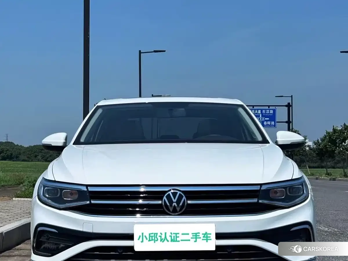 Volkswagen Bora 2023 Белый из Китая