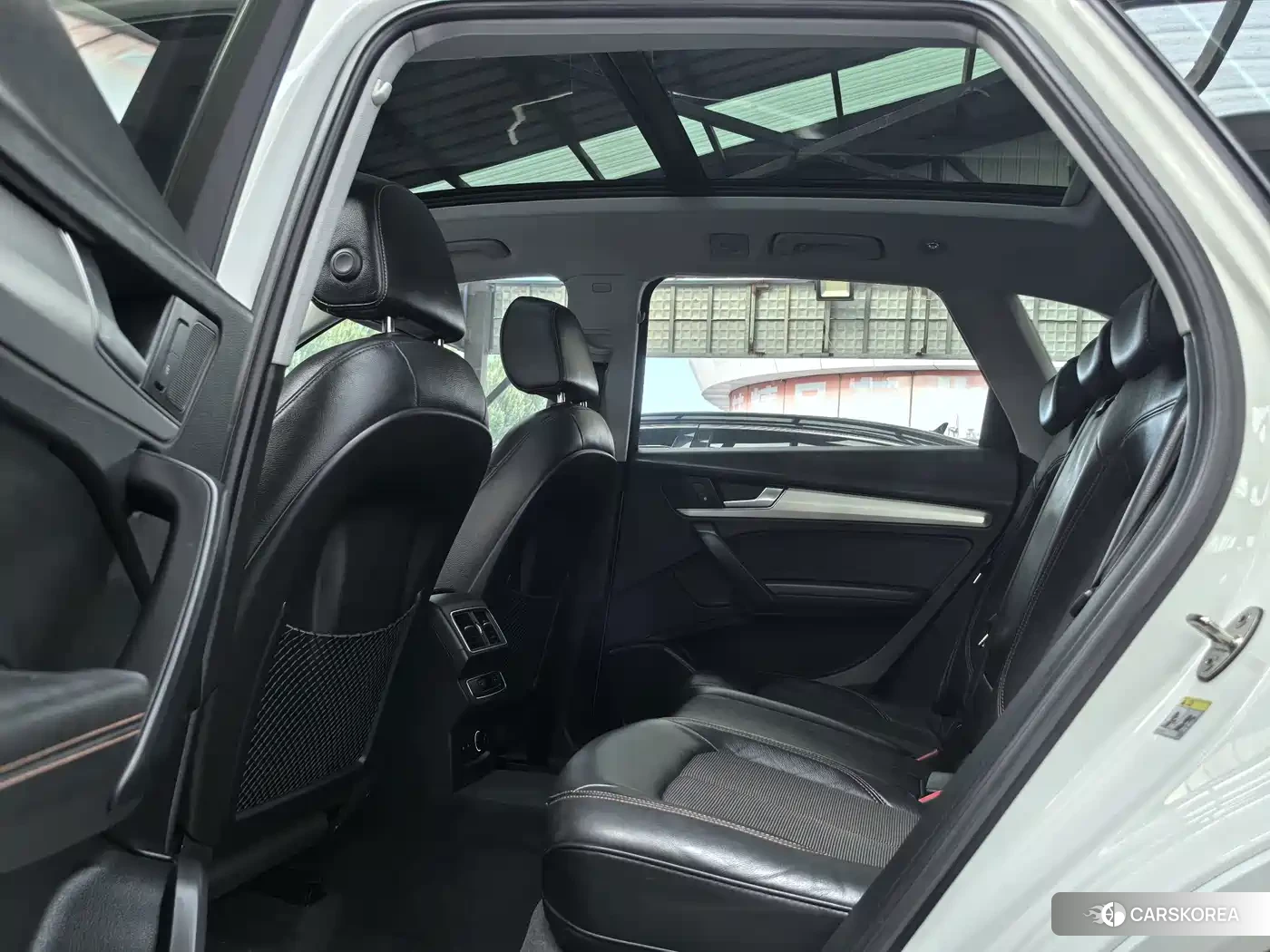 Audi Q5L 2020 Белый из Китая