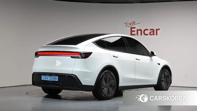 Tesla Model Y 2025 Белый из Кореи