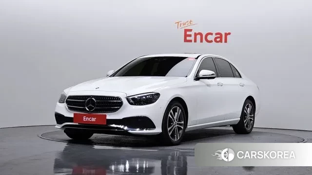Mercedes-Benz E-Class W213 2022 Белый из Кореи