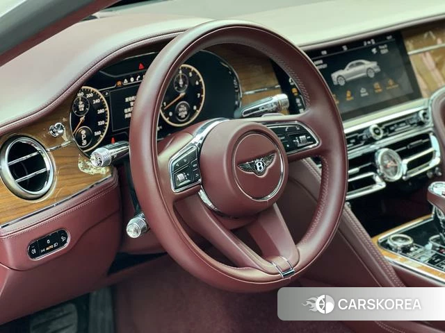 Bentley Flying 2021 Белый из Китая
