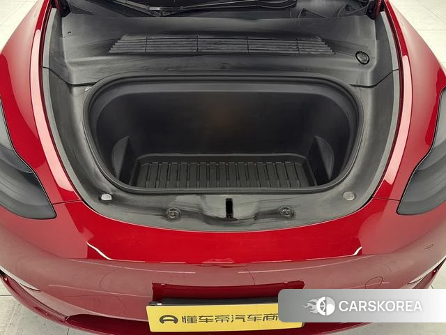 Tesla Model Y 2021 Красный из Китая