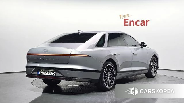 Hyundai Grandeur Hybrid (GN7) 2024 Серебристо-серый из Кореи