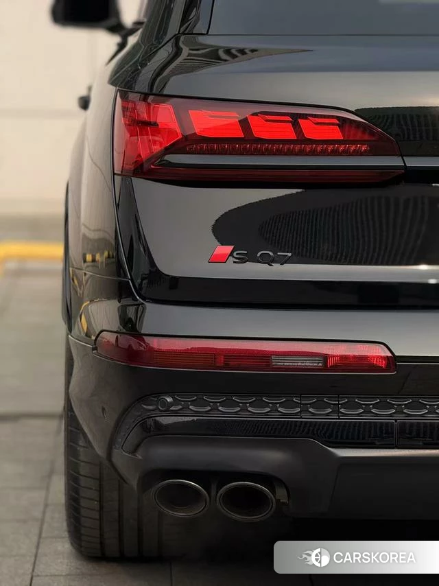 Audi SQ7 2025 Черный из Китая