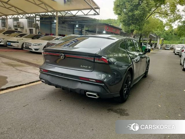 Chang'an UNI-V 2025 Темно-серый из Китая
