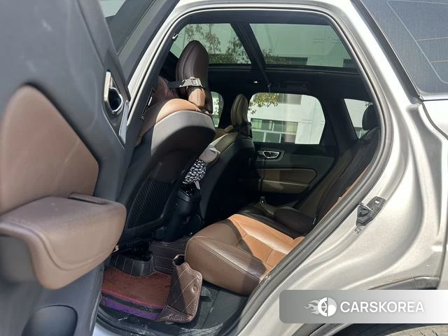 Volvo XC60 2021 Серебристо-серый из Китая