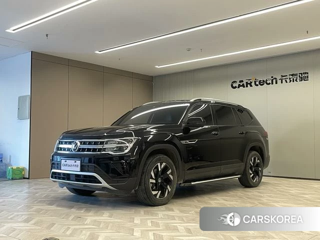 Volkswagen Tourang 2023 Черный из Китая