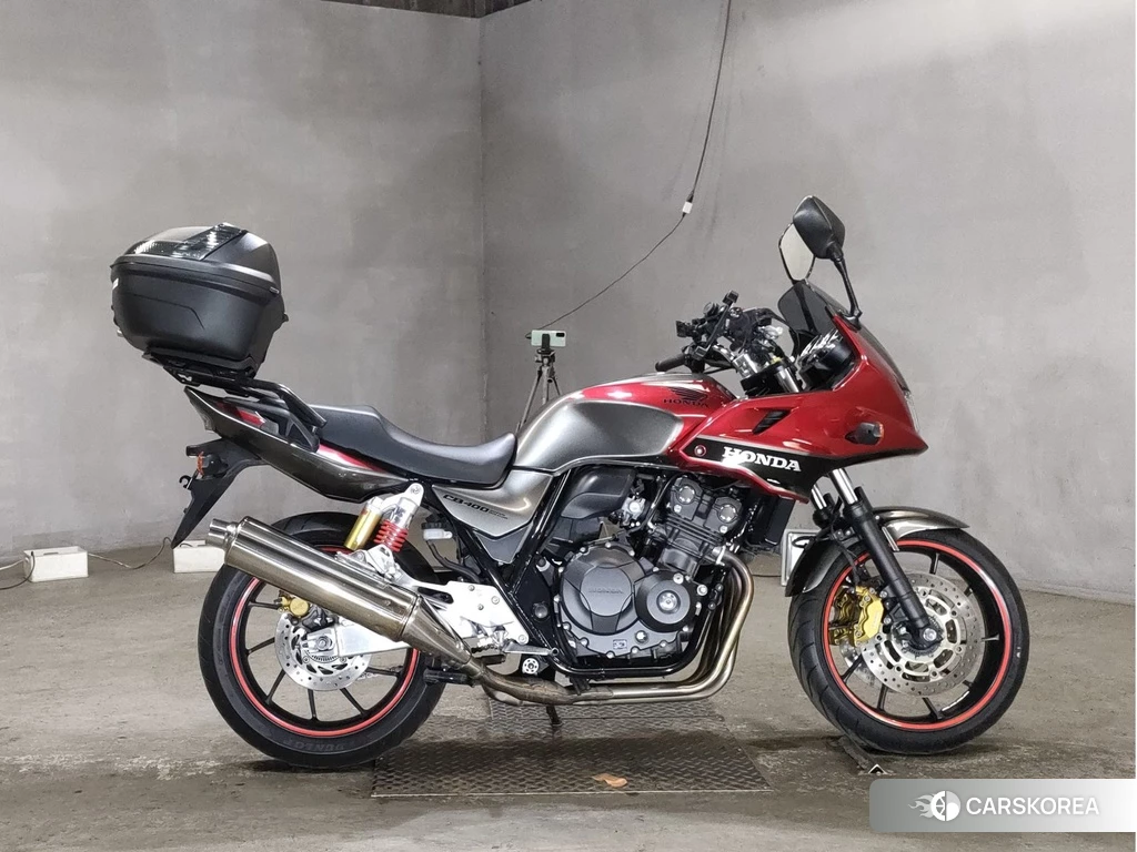 Проданный Honda CB400SF BOLDOR 2017 из Японии
