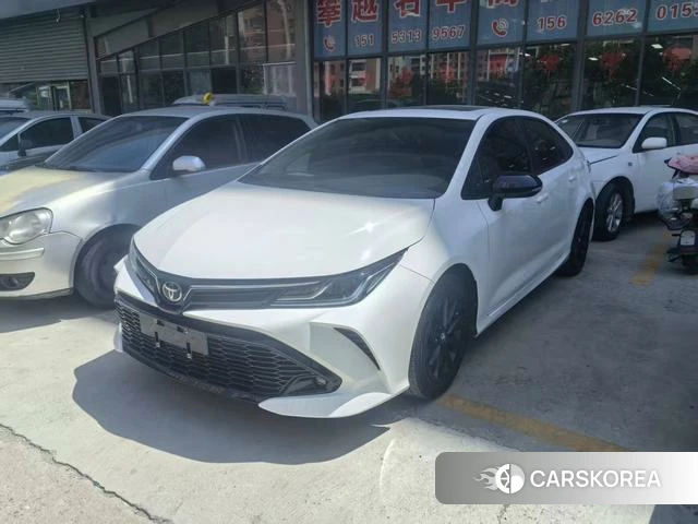 Toyota Corolla 2022 Белый из Китая