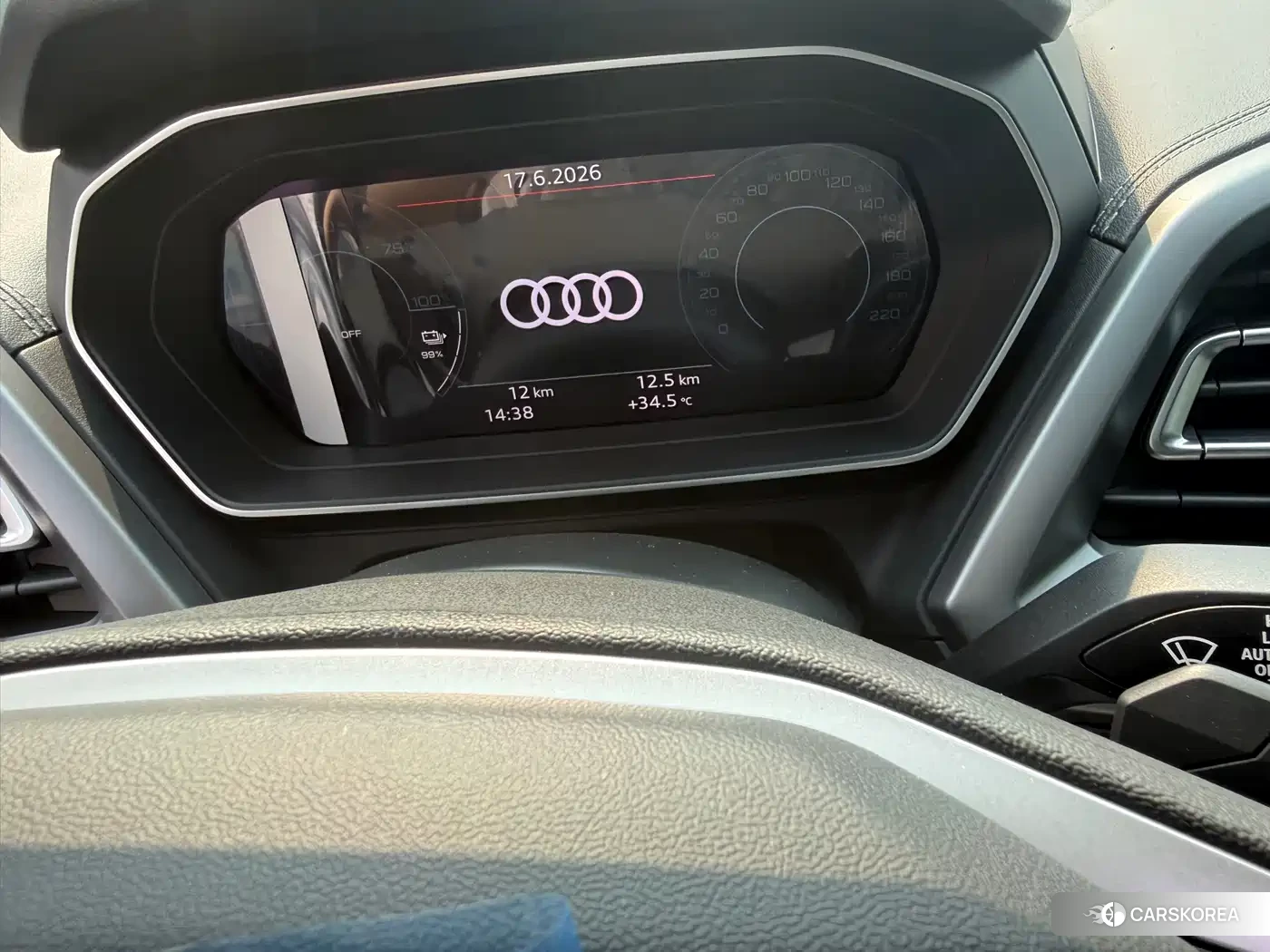 Audi Q4 2026 Silver/gray из Китая