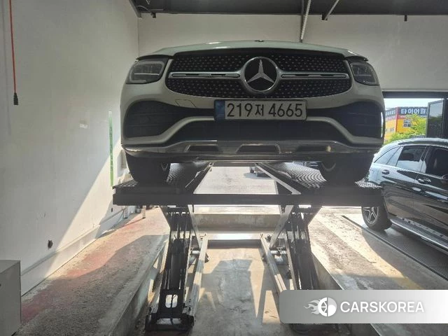 Mercedes-Benz GLC-Class X253 2023 Белый из Кореи