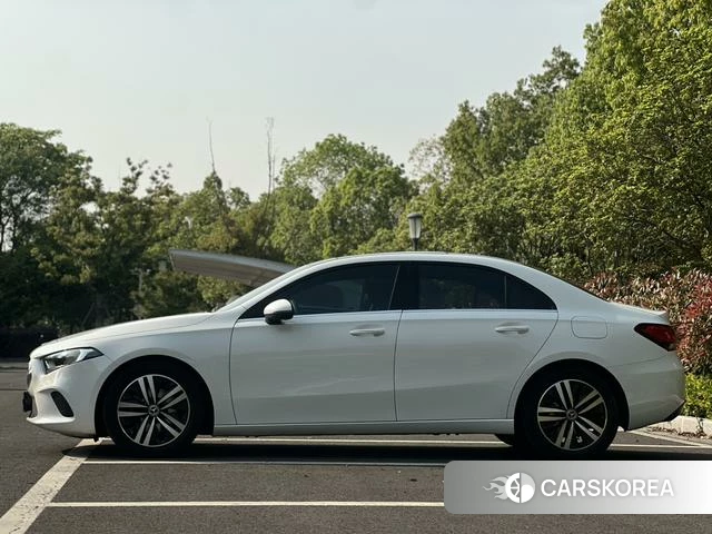 Mercedes-Benz Class A 2020 Белый из Китая