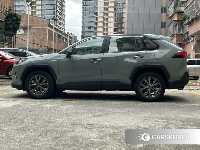Toyota RAV4 Rongfang 2023 Серебристо-серый из Китая