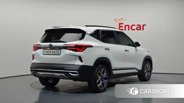 Kia Seltos 2020 Белый из Кореи