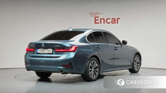 BMW 3 Series (G20) 2021 Небесно-голубой из Кореи
