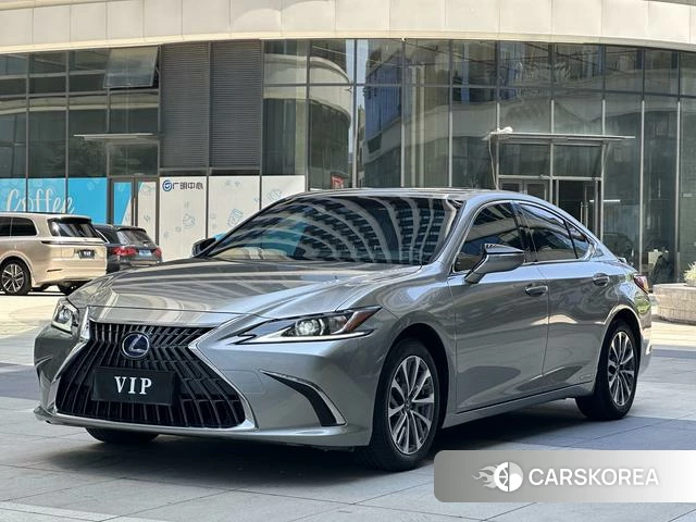 Lexus ES 2022 Темно-серый из Китая