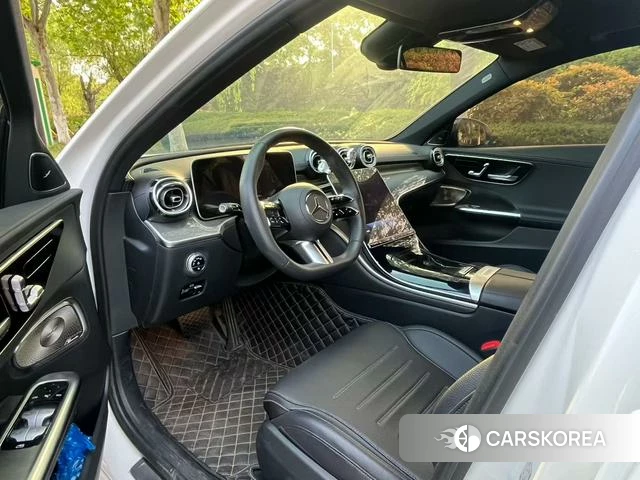Mercedes-Benz Class C 2023 Белый из Китая