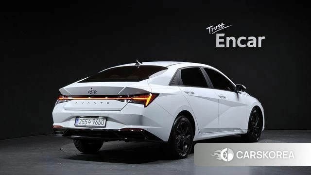 Hyundai Avante (CN7) 2021 Белый из Кореи