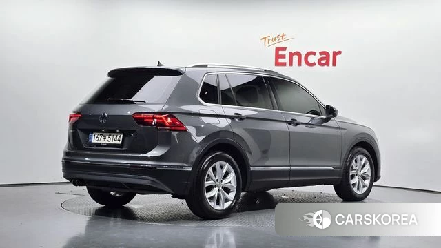 Volkswagen Tiguan second Generation 2020 Серый из Кореи