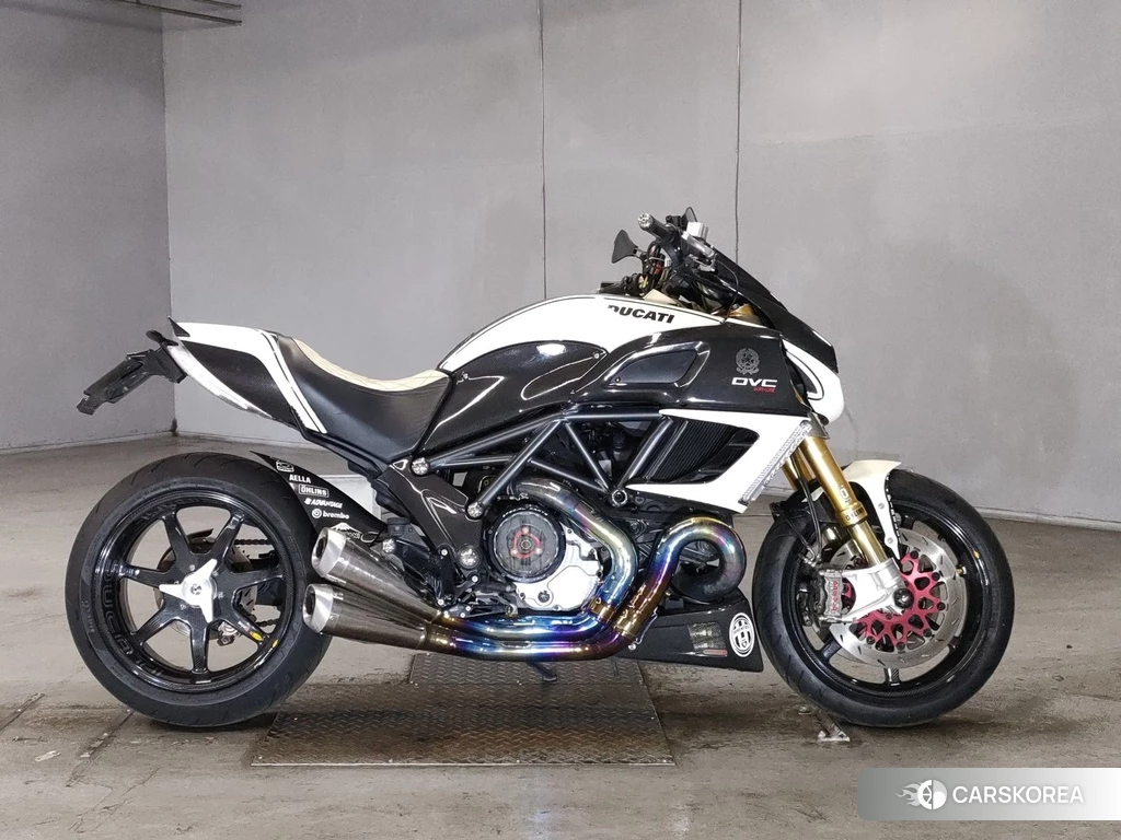 Проданный Ducati DIAVEL 2012 из Японии