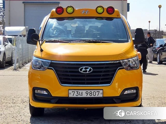 Hyundai The New Grand Starex 2019 Желтый из Кореи