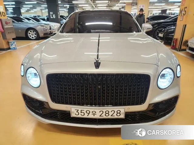 Bentley Flying Spur 3rd Generation 2021 Жемчужный цвет из Кореи
